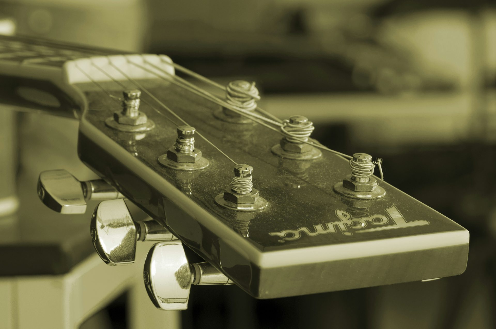Quelle guitare électrique choisir en 2026 : guide complet par budget — debutant guitare
